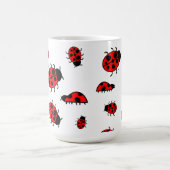 てんとう虫の陶磁器のマグの多く コーヒーマグカップ (中央)