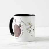 てんとう虫はマグを抱き締めます マグカップ (正面左)