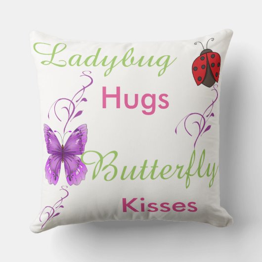 てんとう虫は蝶キスの枕を抱き締めます クッション (裏面)