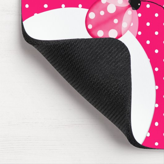 てんとう虫及びモノグラムが付いているスタイリッシュなピンクの水玉模様 マウスパッド (コーナー)