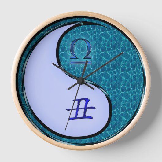 てんびん座と水の牛 壁時計 (正面)