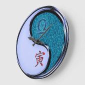 てんびん座と水の虎 ラージ壁時計 (傾斜)