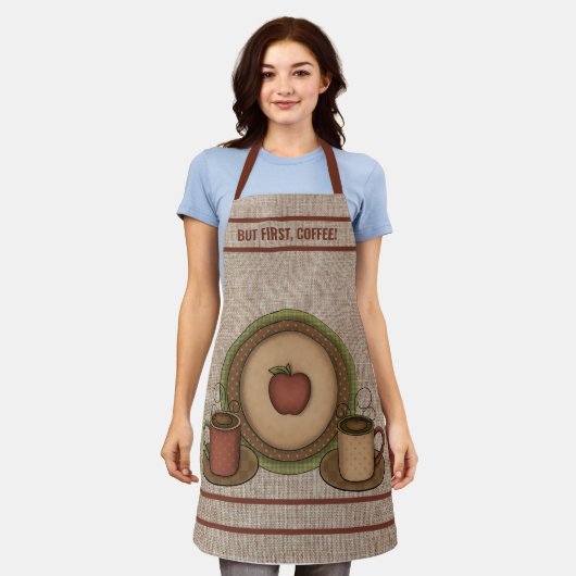 でもまずはコーヒーだ!コーヒーマグとアップルプレート エプロン (着用した状態)