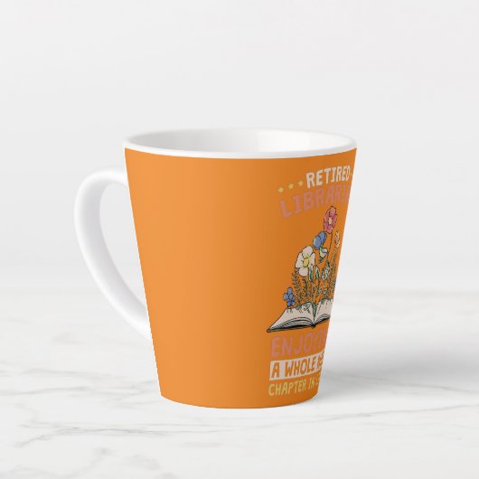 ~で退職した新しい一章を楽しむ図書館員 カフェラテマグ (左アングル)