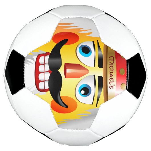 とがっおもしろいた口ひげを持つナツクラッカー玩具兵士 サッカーボール (回転)