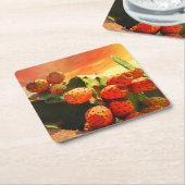 とげのあるナシのサボテンの果実と赤い空 スクエアペーパーコースター (アングル)
