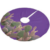 とげのあるナシのサボテン砂漠クリスマスパープル ブラッシュドポリエステルツリースカート (アングル)