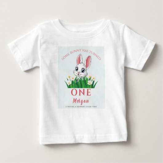 とってもかわいいウサギの女の子の1歳の誕生日 ベビーTシャツ (正面)