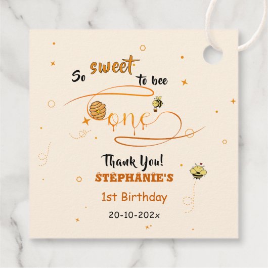 とってもスイートなハチの1歳の誕生日 フェイバータグ (裏面)