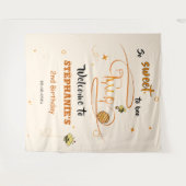 とってもスイート ツー キュート ハニー ハチ 2歳の誕生日 タペストリー (正面(横))