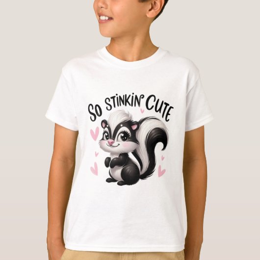 とてもかわいいスカンクのイラスト Tシャツ (正面)