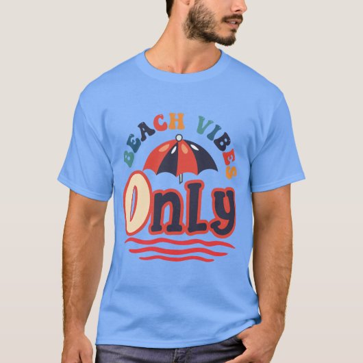 とてもクールなサマーバイブス ビーチの楽しみ Tシャツ (正面)