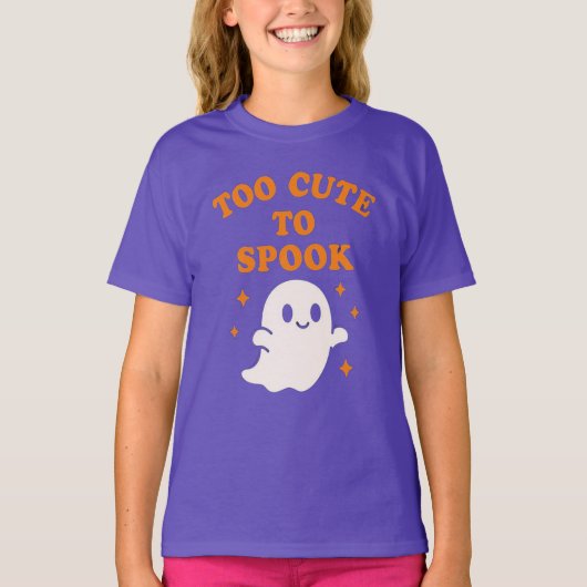  とても可愛いので怖がらないで - かわいいハロウィンの幽霊の女の子の  Tシャツ (正面)