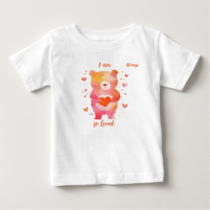 "とても愛されてる" クマのデザインが可愛い ベビーTシャツ
