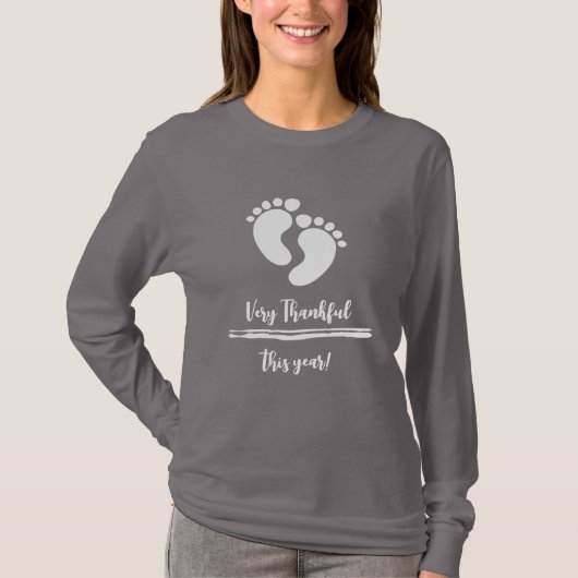 とても感謝している妊娠発表Tシャツ Tシャツ (正面)