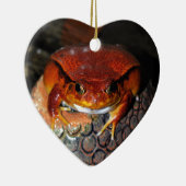 とても素敵なトマトのカエル。カエルの色は変わっている。 セラミックオーナメント (右)