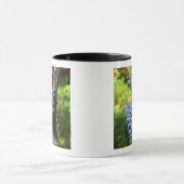 〜とのつる植物に熟した葡萄の房 マグカップ (中央)