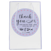 とシックミニマルダスティブルーありがとう名前を追加 ミディアムペーパーバッグ (正面)