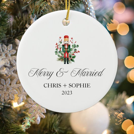 とメリー初めてのクリスマスの結婚したくるみ割り セラミックオーナメント