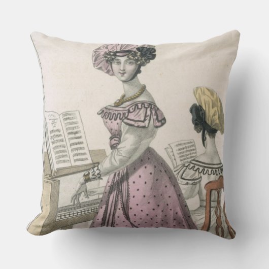 と整うピンクのオーガンジーの服の若い女性 クッション (正面)