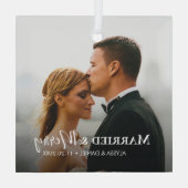 と結婚したメリーカスタムPhoto Newlyed Christmas ガラスオーナメント (裏面)