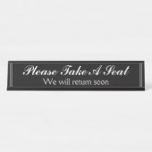 「どうぞお座りください」「すぐ戻ります」 デスクネームプレート (正面)