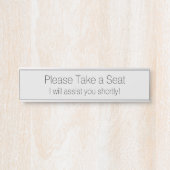 「どうぞお座りください」 サインプレート (正面)