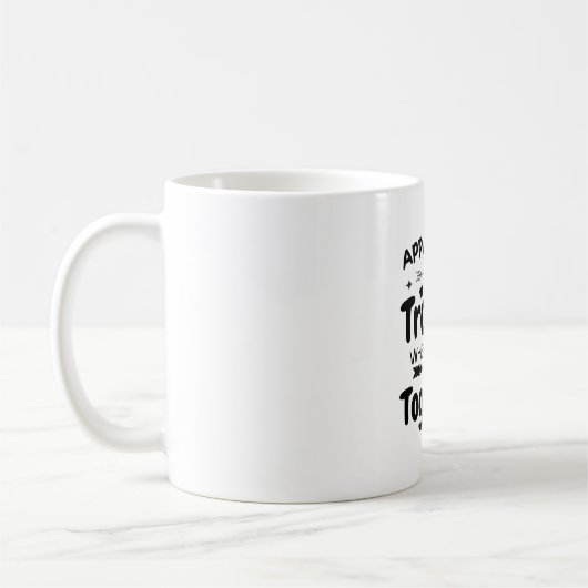 どうやら私たちは一緒にいると困っている コーヒーマグカップ (左)