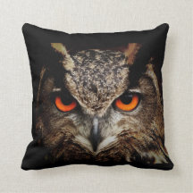 どう猛なフクロウ