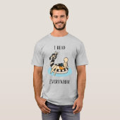 どこでも本を読む男バージョン Tシャツ (正面フル)