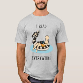 どこでも本を読む男バージョン Tシャツ