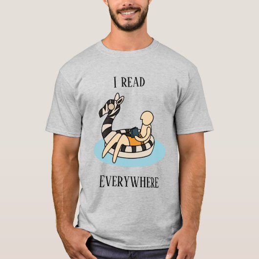 どこでも本を読む男バージョン Tシャツ (正面)