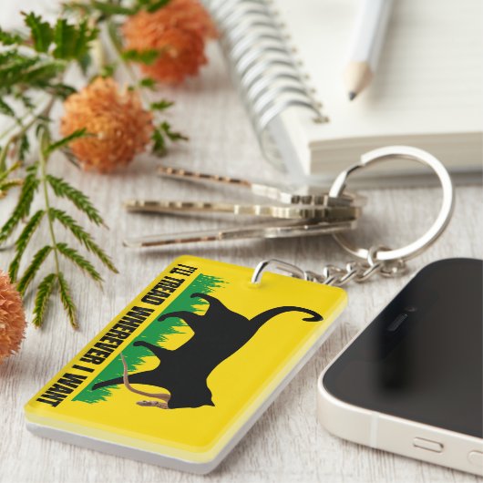 どこへ行っても足を踏む キーホルダー (正面右)