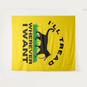 どこへ行っても足を踏む タペストリー (正面(横))