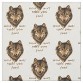 「どのオオカミ食べ物を与えがいる感動的?」 ファブリック (見本)