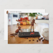 どんぐりした小妖精や小人は体重で彼の女の子をからかう ポストカード (正面/裏面)