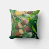 どんぐりを持つオークの枝 クッション (正面)