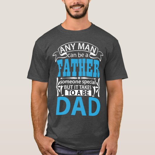 どんな人でも殊に父となり得るパパ Tシャツ (正面)