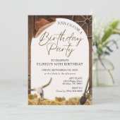どんな年齢にもぴったりなラスティックウッドのウェスタン風誕生日パーティー招待状 招待状 (スタンド正面)