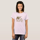 どんな日それがであるか推測か。 こぶ日のラクダ! 女性 Tシャツ (正面フル)