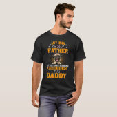 どんな男性もパグお父さんになれる パパ犬 Tシャツ (正面フル)