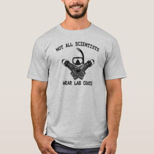 ないすべての科学者の衣服の実験室のコート Tシャツ