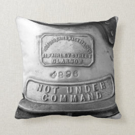 ない命令の下で クッション