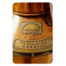 ない命令の下で マグネット