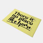 ない場所のようなホーム引用文イエロー&ブラック ドアマット (アングル)