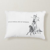 ない私のサーカスない私の猿の装飾用クッション アクセントクッション (裏面)