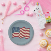 なびくアメリカ国旗 ペーパープレート (パーティー)