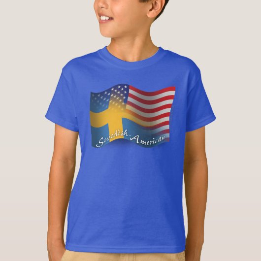 なびくスウェーデン系アメリカ国旗 Tシャツ (正面)