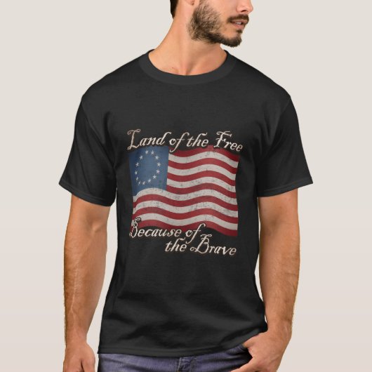 なびくベッツィロス国旗の土地 Tシャツ (正面)