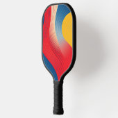 なびく型枠の色（黄、青、赤） ピックルボールラケット (左)